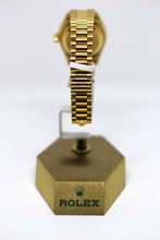 Load image into Gallery viewer, Day-Date