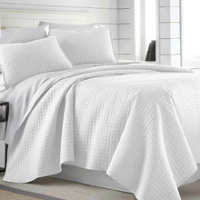 Load image into Gallery viewer, Barron Microfiber Reversible Quilt Set