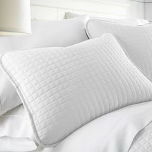 Load image into Gallery viewer, Barron Microfiber Reversible Quilt Set