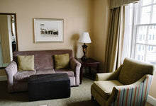 Load image into Gallery viewer, 1 King Bed 1 Bedroom Suite Nonsmoking
