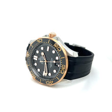 Load image into Gallery viewer, Omega Seamaster Diver 300 M
