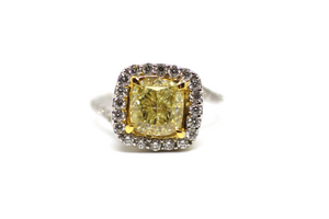 Fancy Light Yellow Diamond Ring