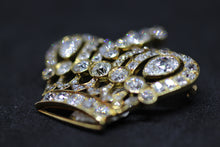Load image into Gallery viewer, Crown Pin
