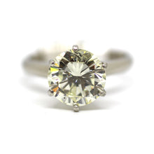 Load image into Gallery viewer, Solitaire Diamond Ring
