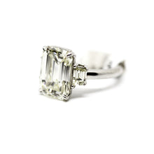 Load image into Gallery viewer, Emerald Cut Diamond Ring
