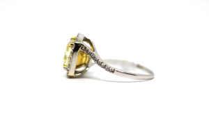 Fancy Light Yellow Diamond Ring