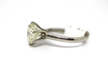 Load image into Gallery viewer, Solitaire Diamond Ring
