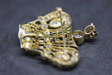 Load image into Gallery viewer, Crown Pin
