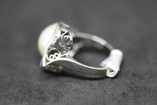 Load image into Gallery viewer, Pearl Diamond Ring
