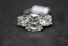 Load image into Gallery viewer, Engagement Ring
