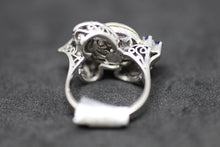 Load image into Gallery viewer, Pearl Diamond Ring
