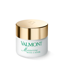 Load image into Gallery viewer, Moisturizing with a mask
