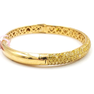 Sandra Biachi 18K Yellow Gold with Natural Color Diamond Bracelet. Style: SEG16305Y-1