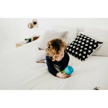 Load image into Gallery viewer, Ensley Hypoallergenic and Waterproof Fitted Mattress Protector
