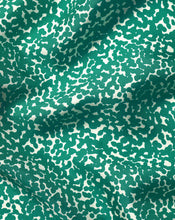 Load image into Gallery viewer, Floral Print Pocket Square - Green
